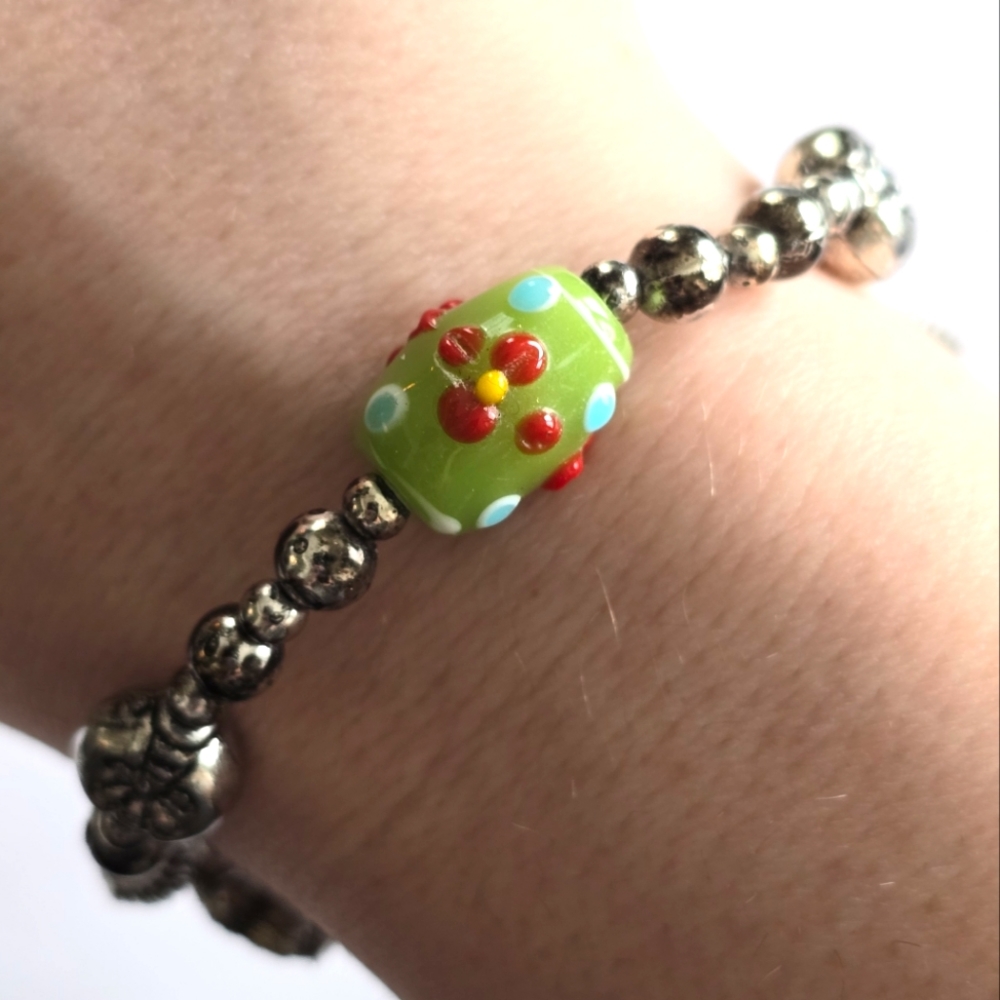 Handmade bracelet lamp work glass bead silver tone stretch stretchy